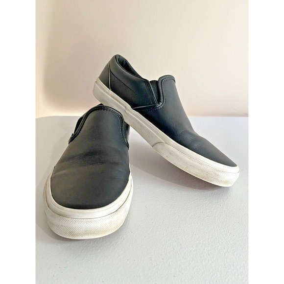 Vans Shoes Women 7.5 Black Leather Classic Sneakers Slip On Flats Casual Low Top - Picture 1 of 9